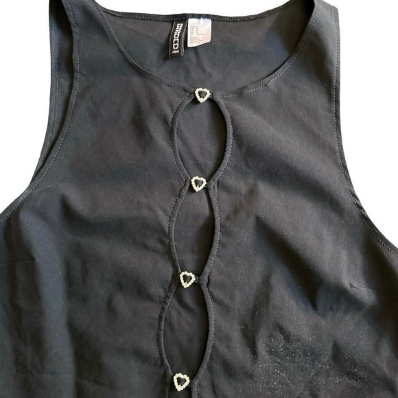 Black‎ Tank Crop - Picture 2 of 3